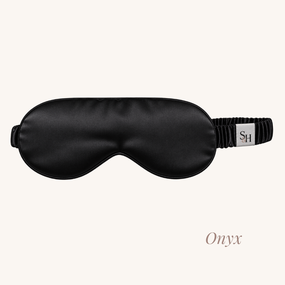 VILA sovmask i silke i färgen Onyx
